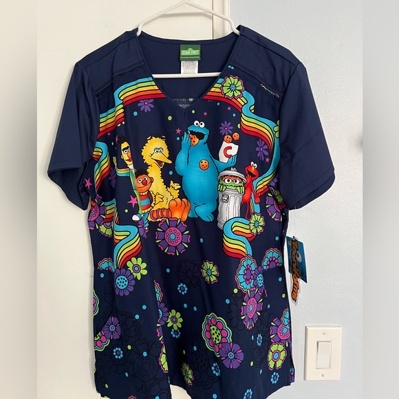 Sesame Street women’s large scrub top - Picture 1 of 2